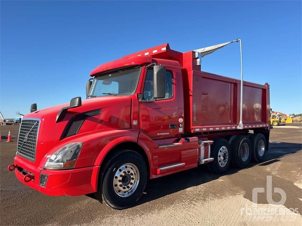 Volvo VNL300 Sklápěče