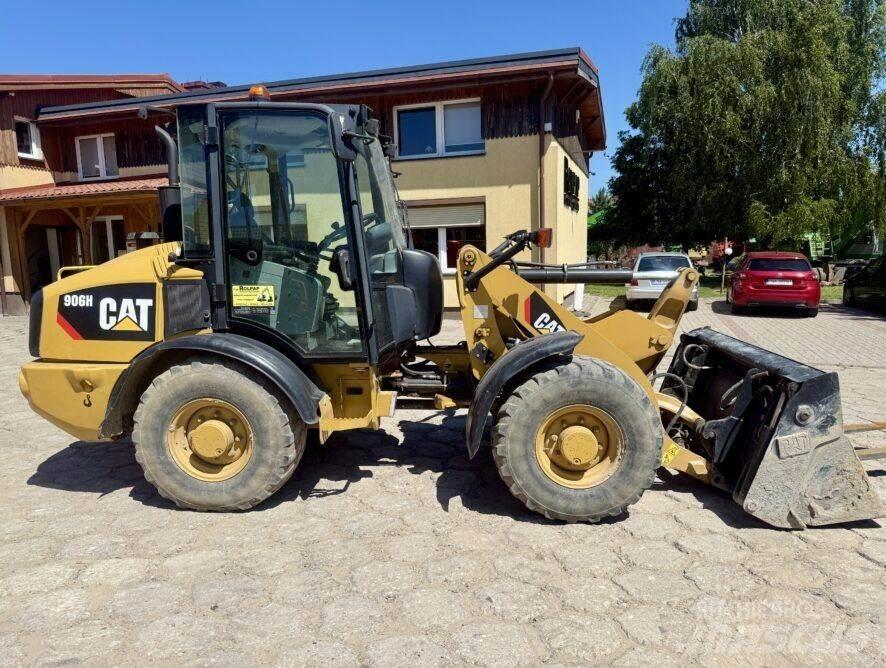 CAT 906H Kolové nakladače