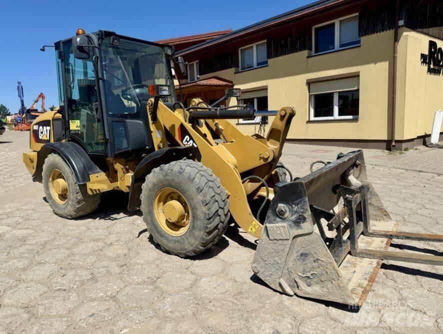 CAT 906H Kolové nakladače