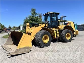 CAT 966M Kolové nakladače