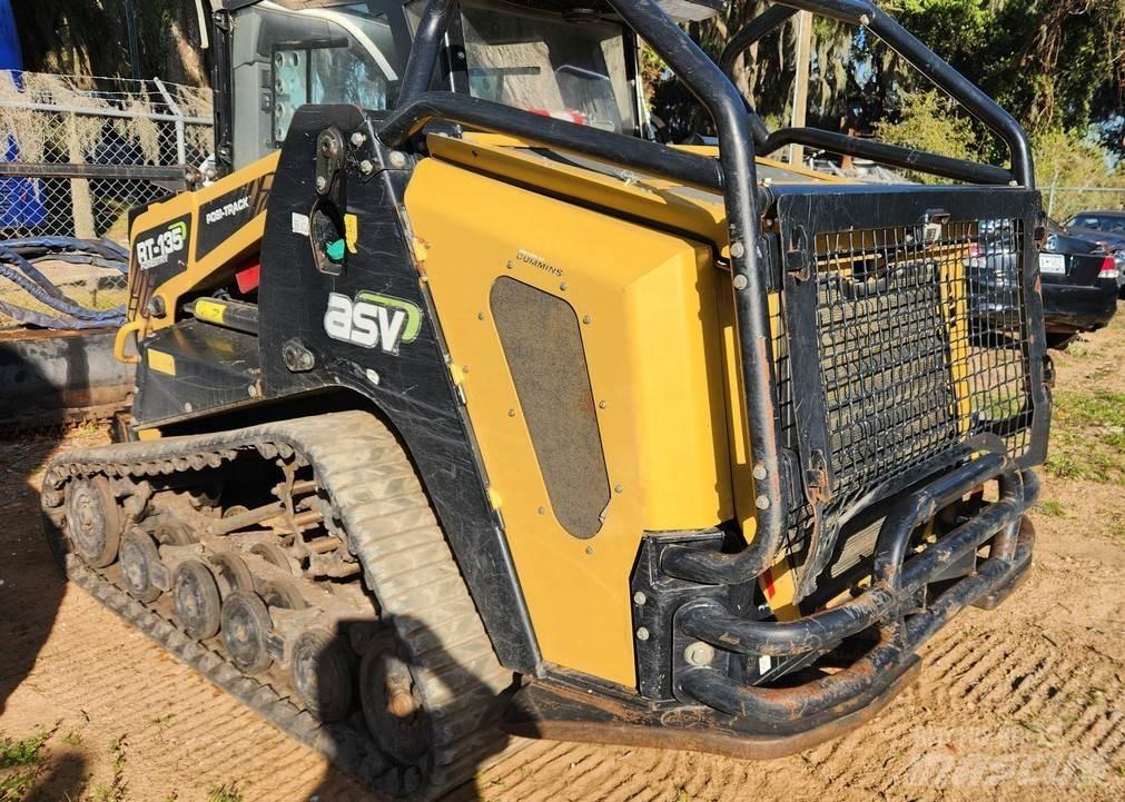 ASV RT135F Smykem řízené nakladače