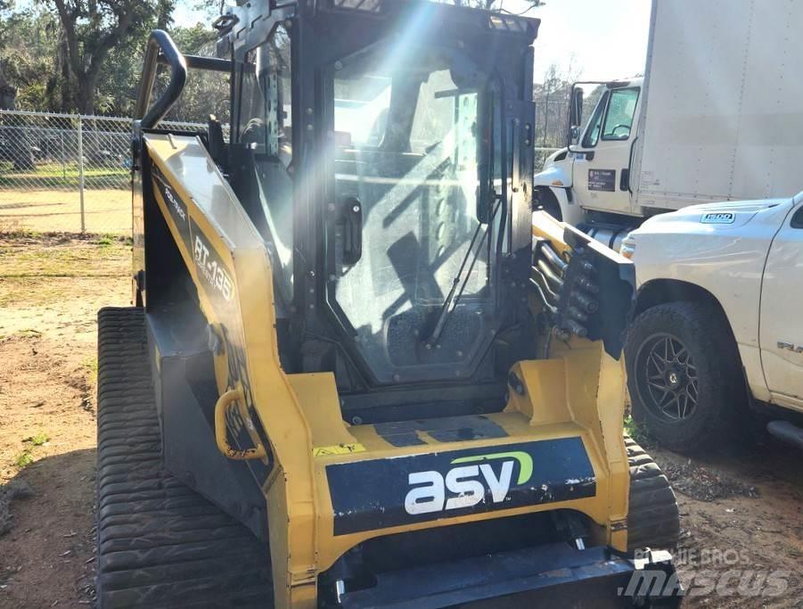 ASV RT135F Smykem řízené nakladače