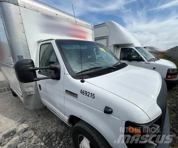 Ford E-350 Skříňová nástavba