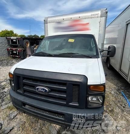 Ford E-350 Skříňová nástavba