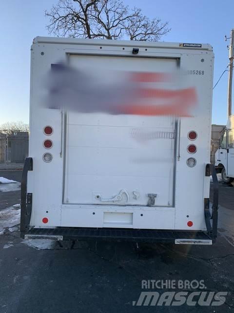 Ford E350 Skříňová nástavba