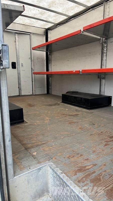 Ford E350 Skříňová nástavba