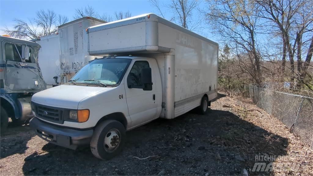 Ford E450 Skříňová nástavba