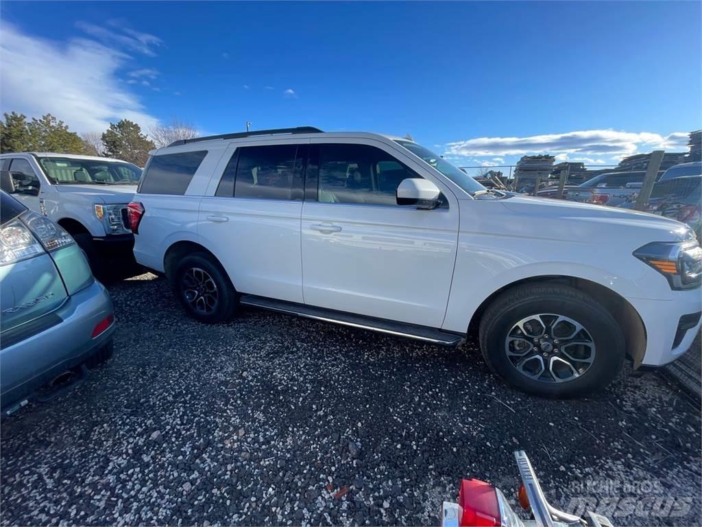 Ford Expedition Další