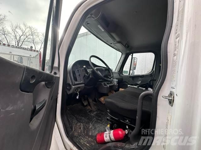 Freightliner M2 Skříňová nástavba