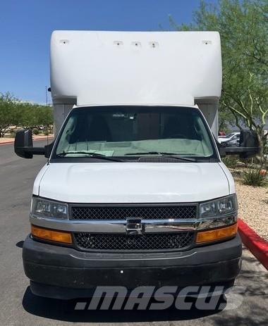 GMC Savana 4500 Skříňová nástavba