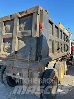 Mack CT713 Sklápěče