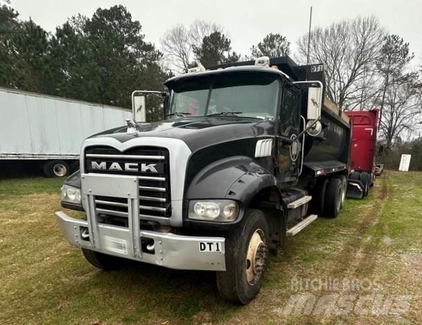 Mack GU713 Sklápěče