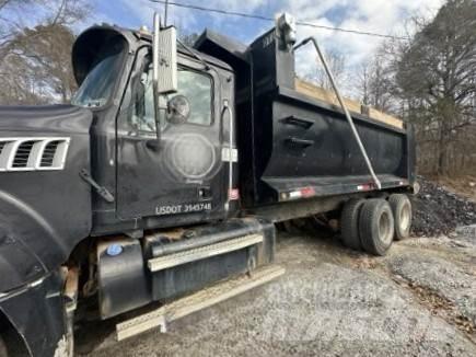 Mack GU713 Sklápěče
