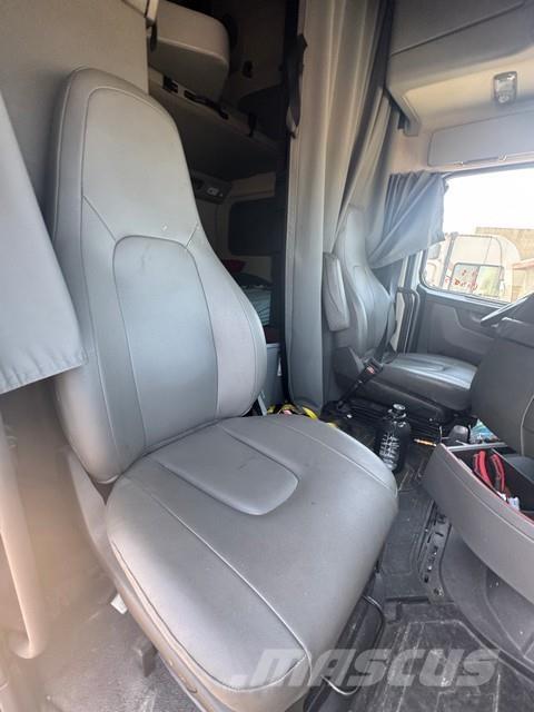 Volvo VNL64T670 Tahače