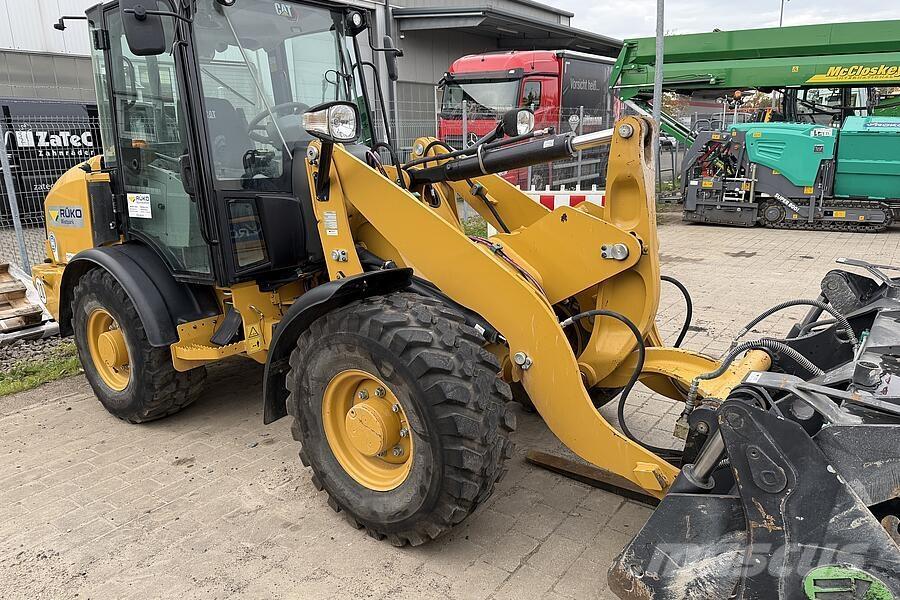 CAT 906 M Kolové nakladače