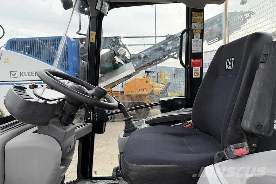 CAT 906 M Kolové nakladače