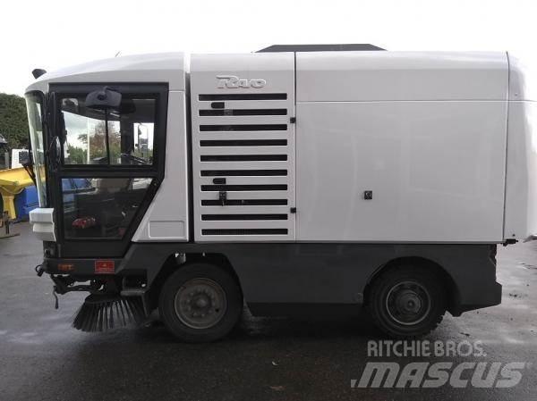 Ravo 530STH Zametací stroje