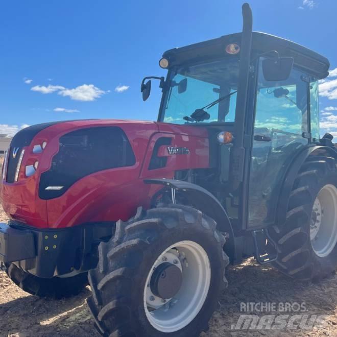 Valtra F105S Traktory