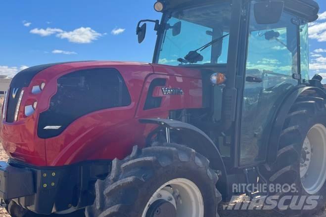 Valtra F105S Traktory