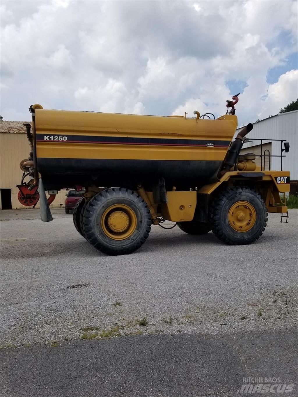CAT 773B Cisterny na vodu
