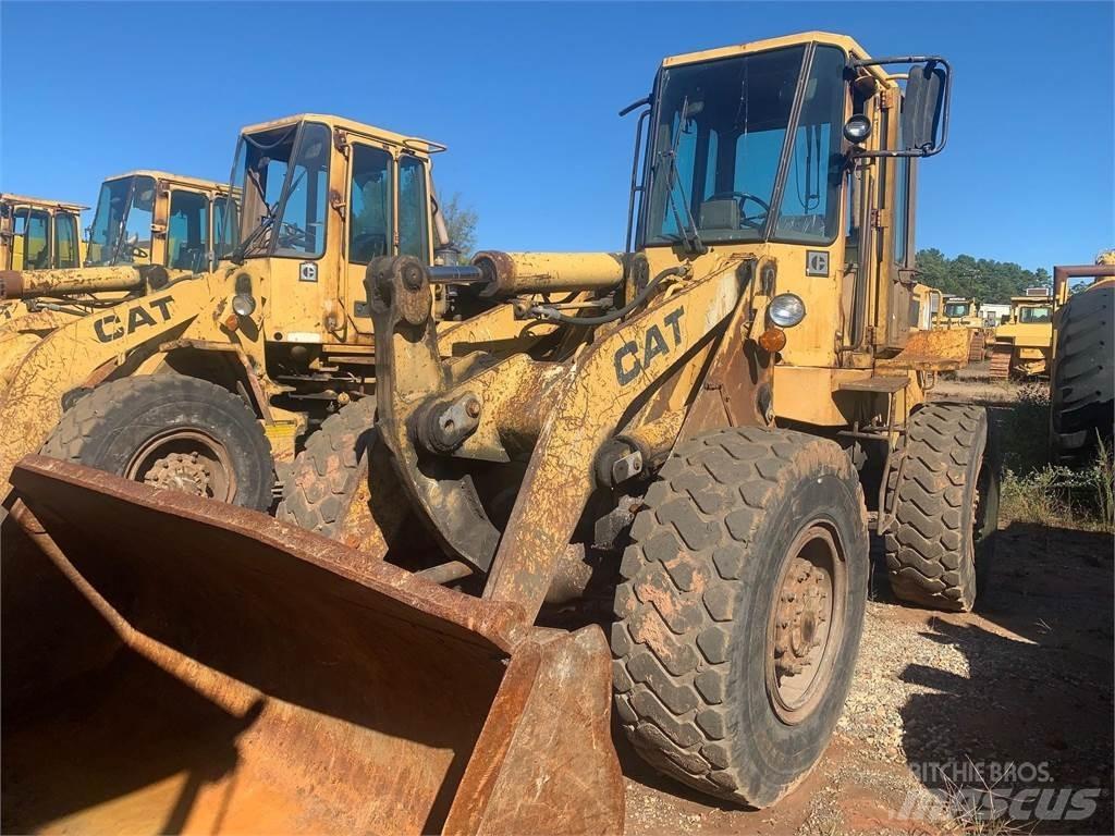 CAT 926E Kolové nakladače