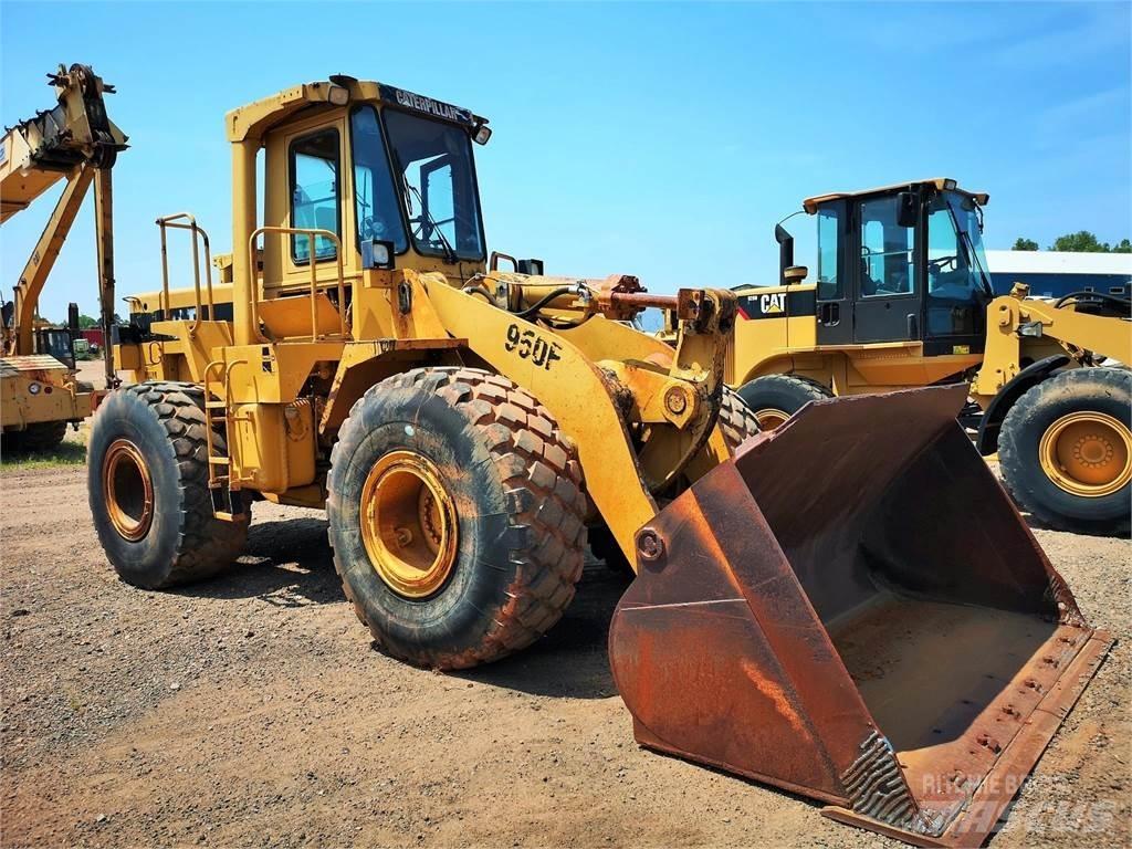 CAT 950F Kolové nakladače
