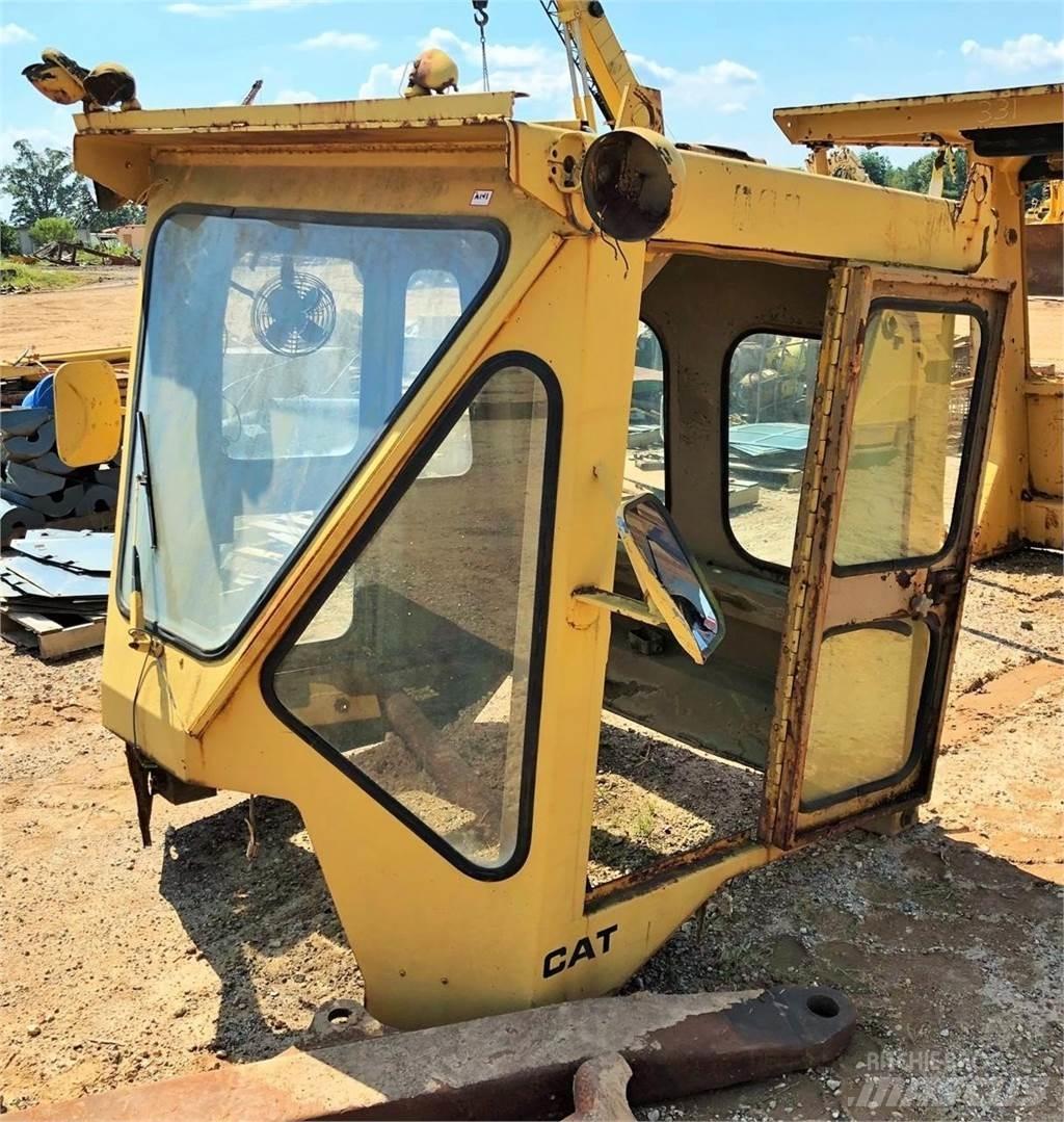CAT 980C Kabiny a interiér