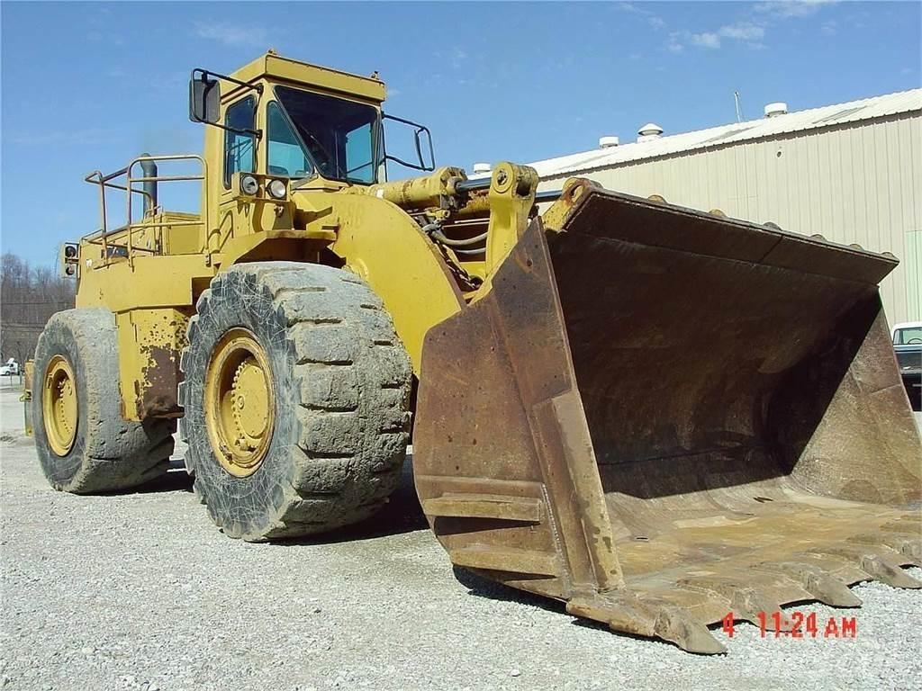 CAT 988B Kolové nakladače