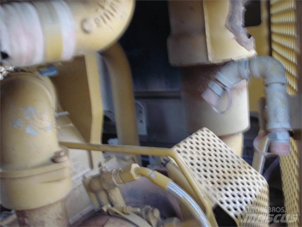 CAT D11R Pásové dozery