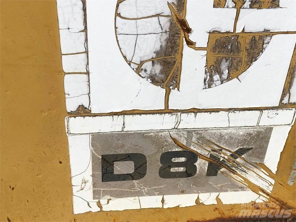 CAT D8K Kabiny a interiér