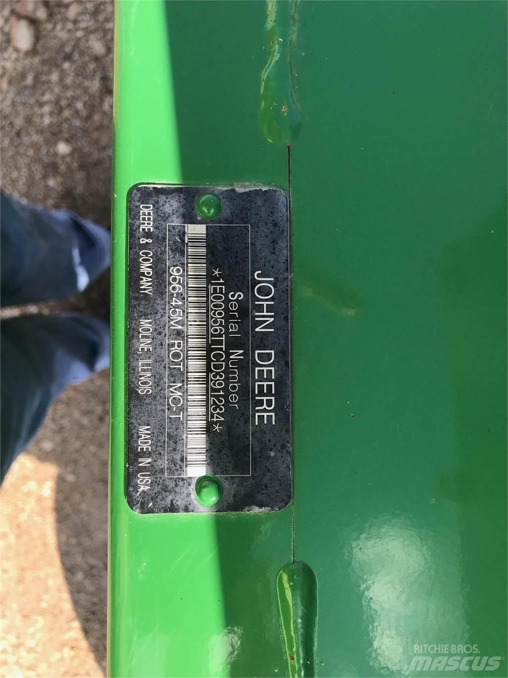 John Deere 956 Řádkovače