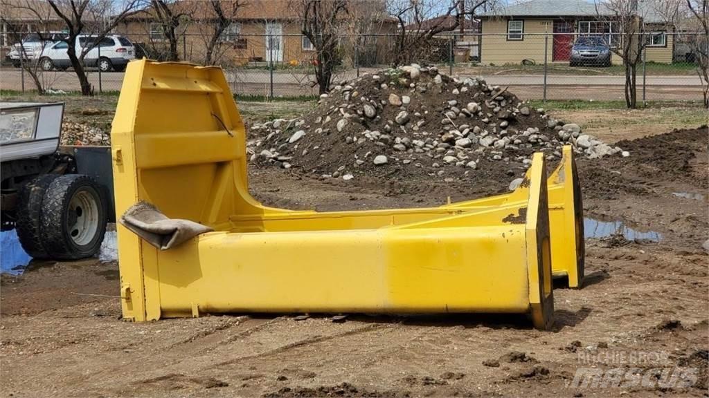 Komatsu WA1200 Kabiny a interiér