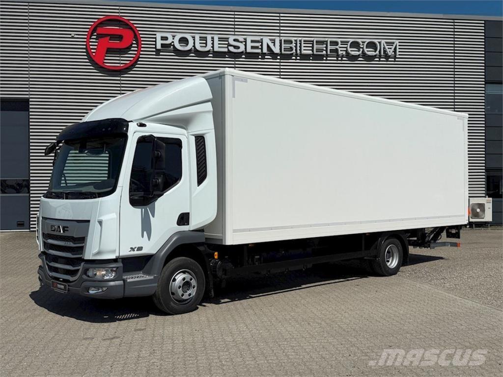 DAF XB230 med lift Skříňová nástavba