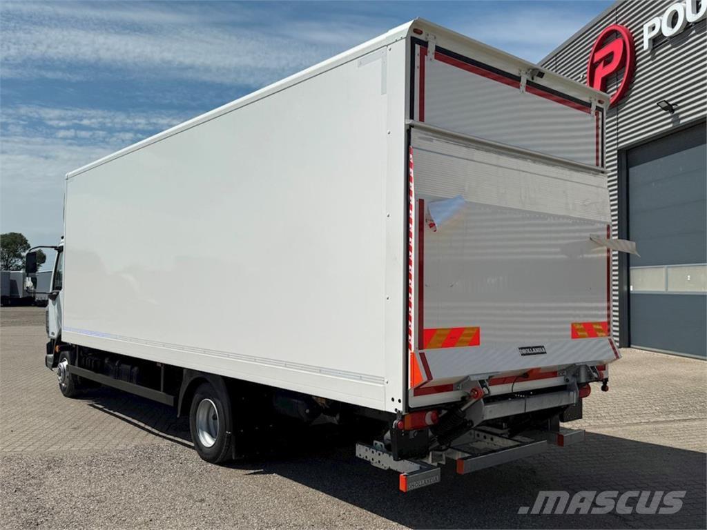 DAF XB230 med lift Skříňová nástavba
