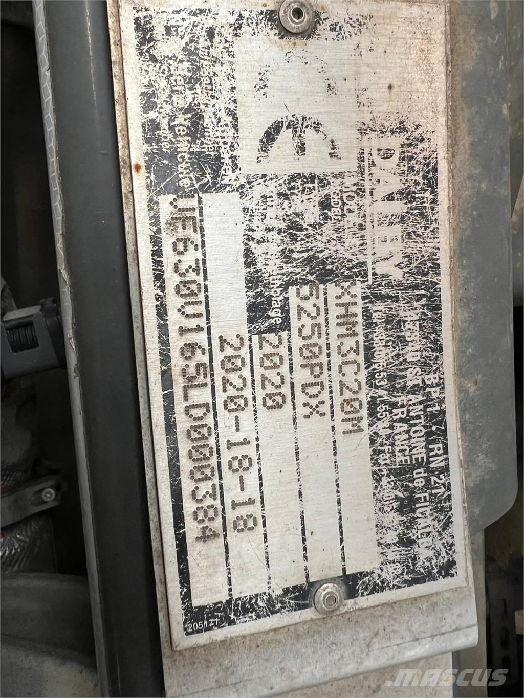 Renault CM 430 Hákový nosič kontejnerů