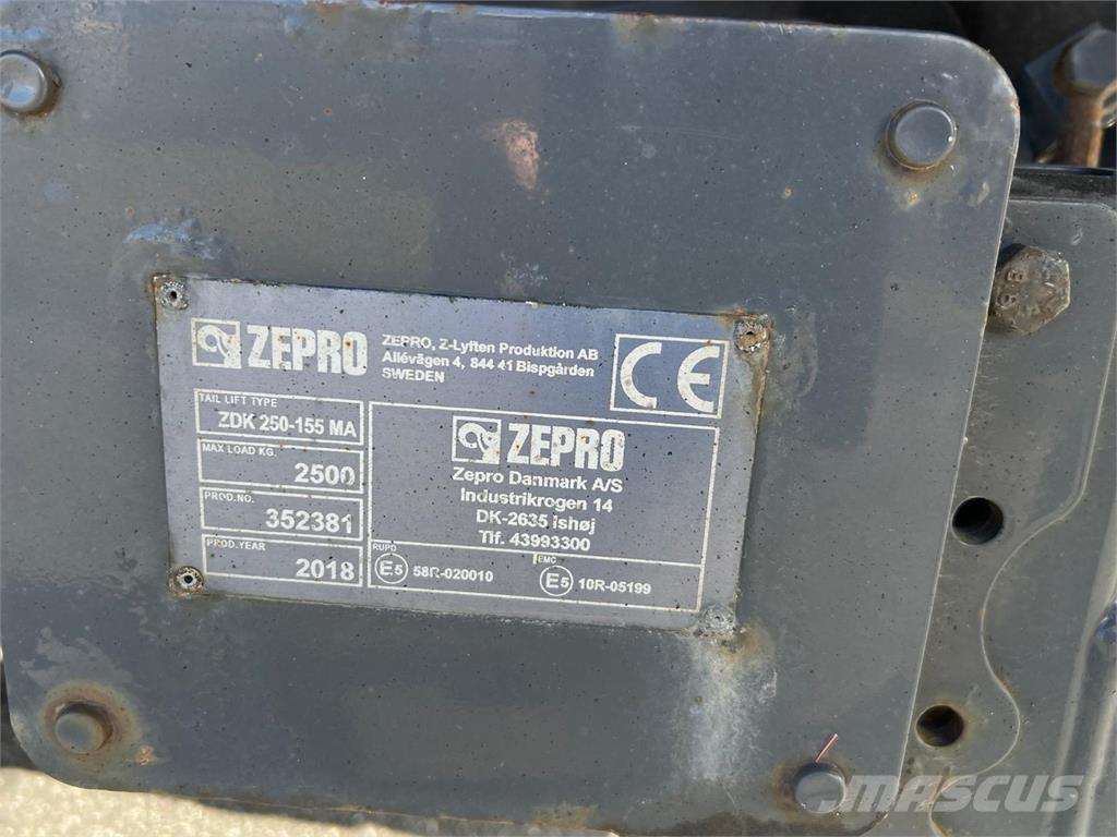 Volvo FM460 Skříňová nástavba