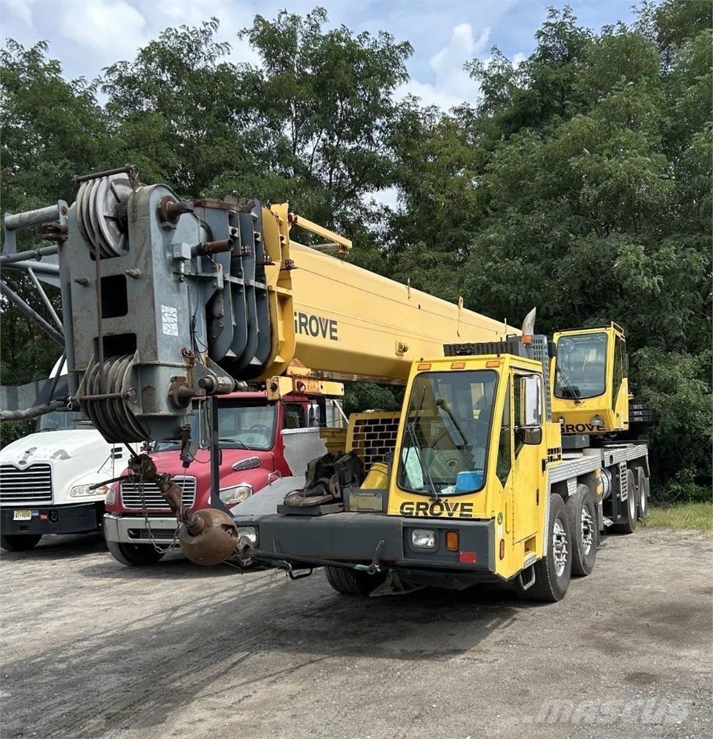 Grove TMS800 Univerzální terénní jeřáby