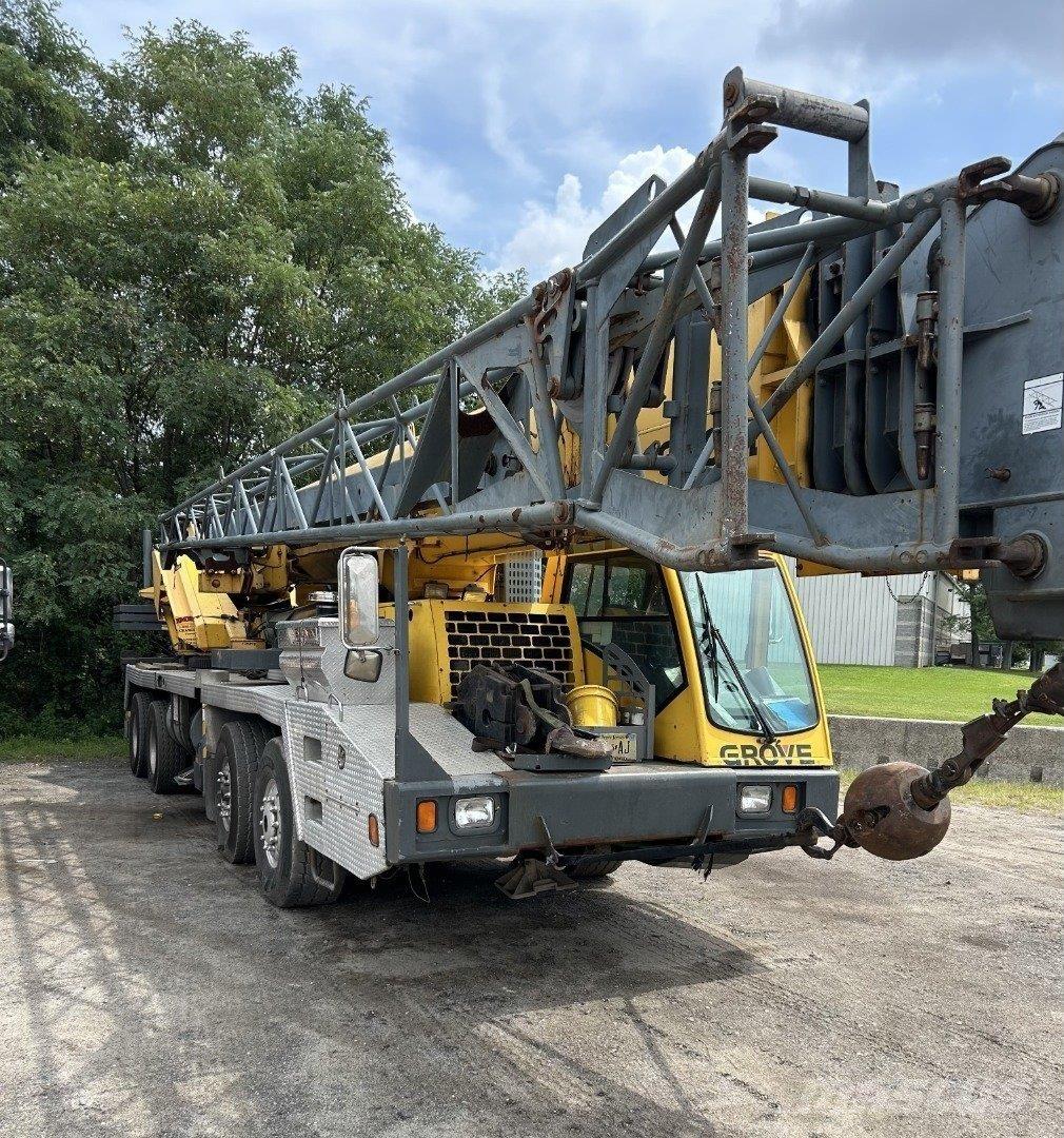 Grove TMS800 Univerzální terénní jeřáby