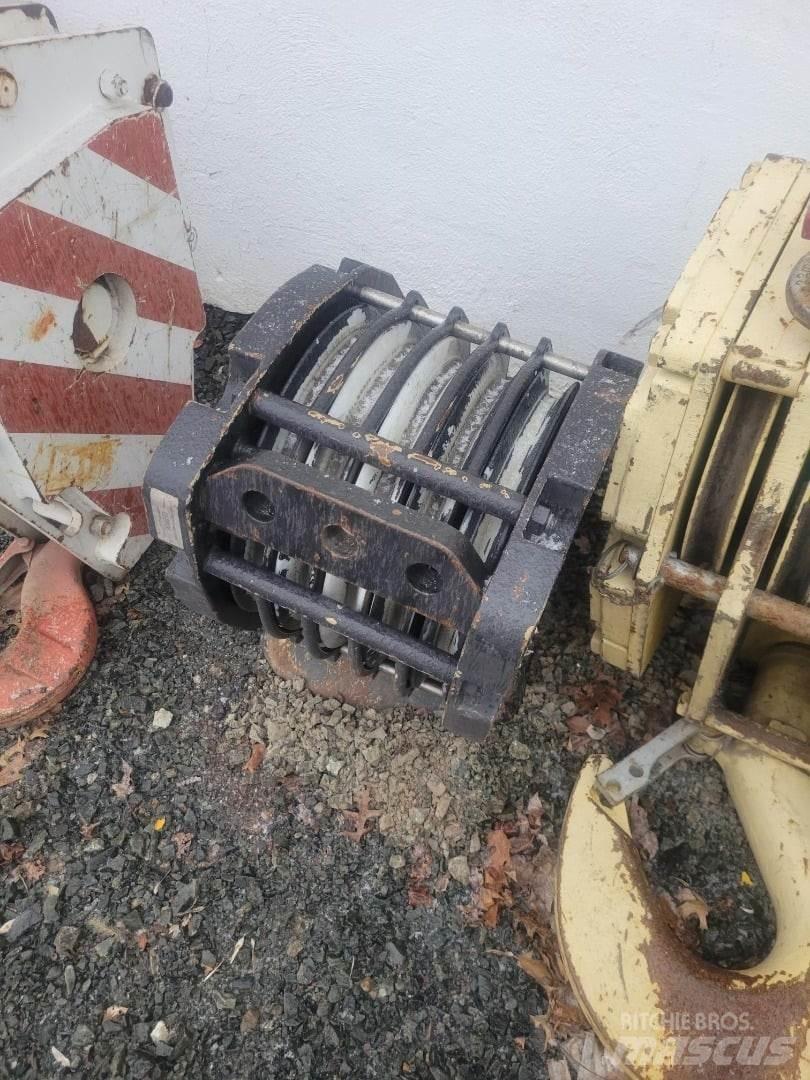 Liebherr  Součásti a zařízení k jeřábům