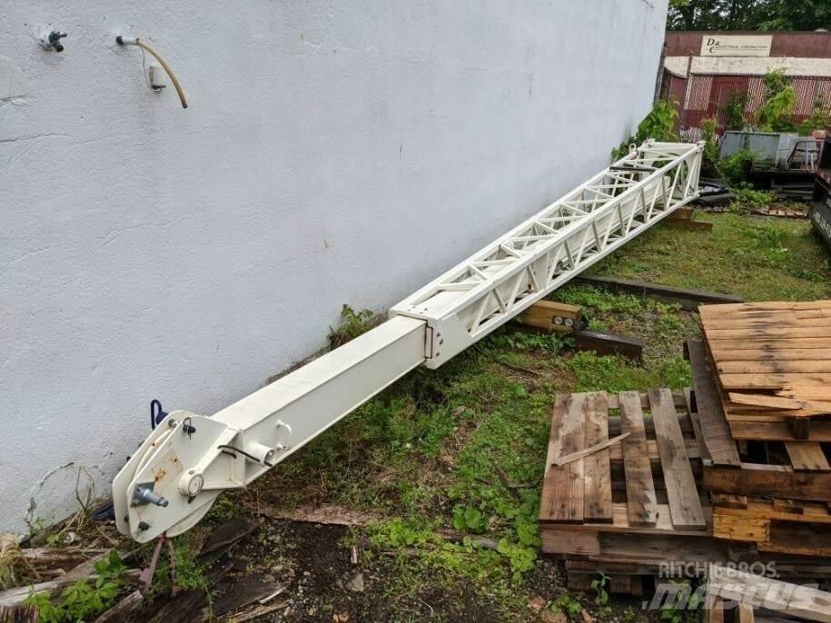 Terex  Výložníky a lžíce