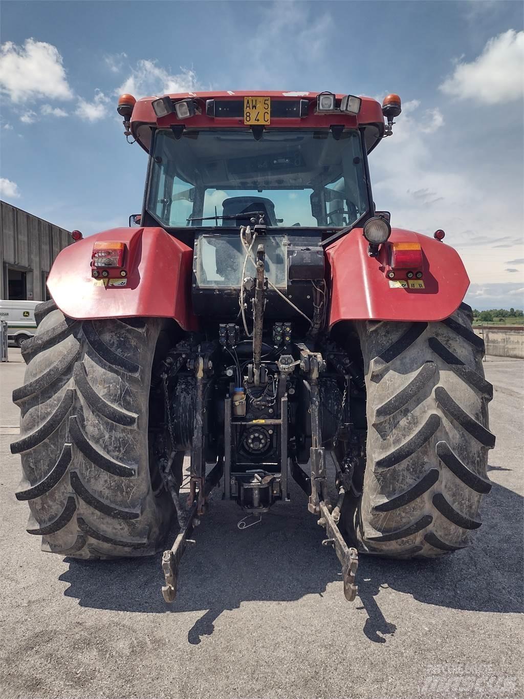 Case IH CVX 1195 Traktory