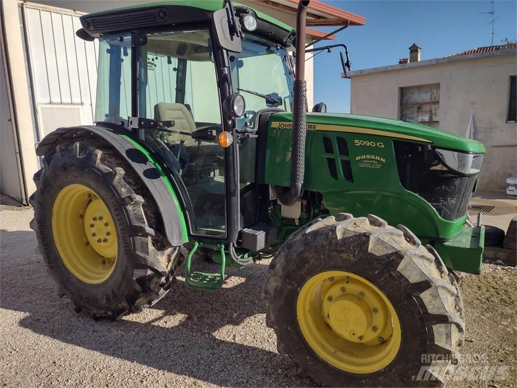 John Deere 5090 G Traktory
