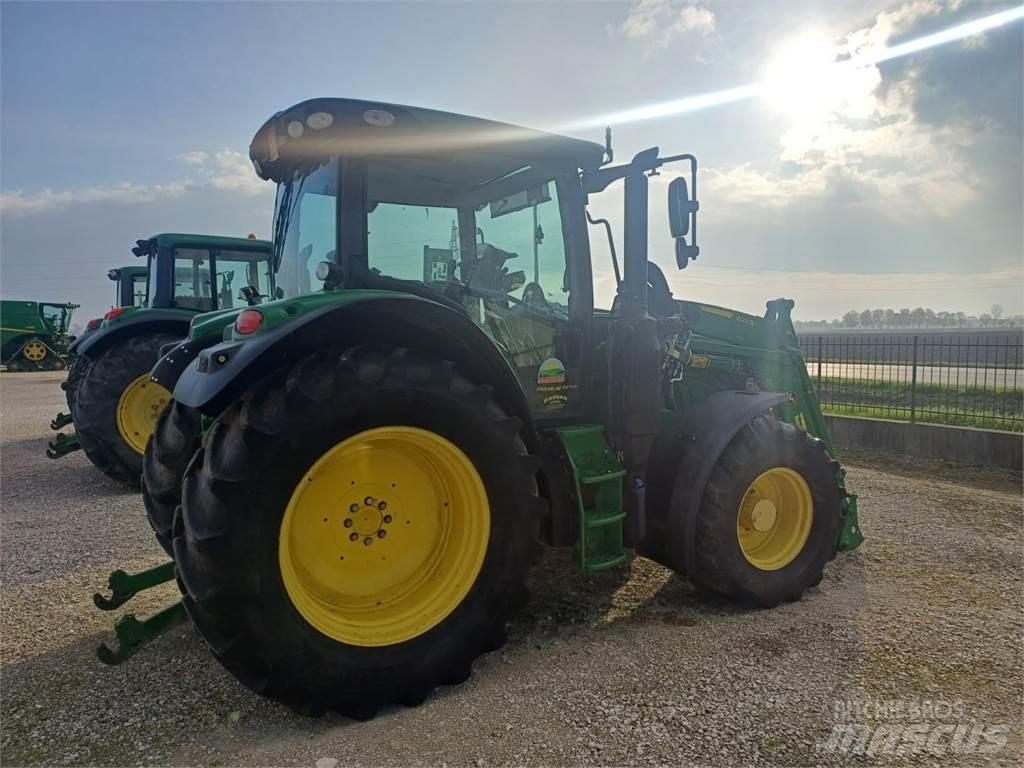 John Deere 6110 R Traktory
