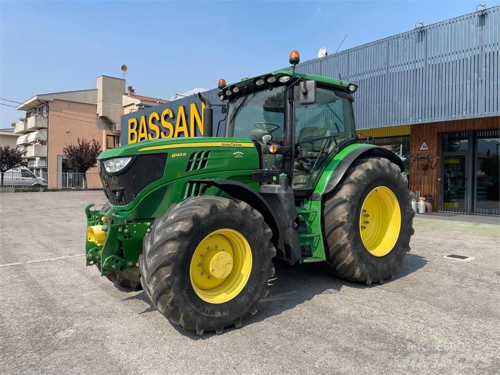 John Deere 6145 R Traktory