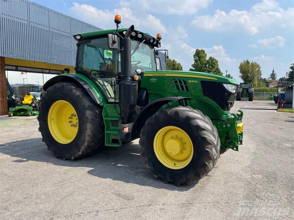 John Deere 6145 R Traktory