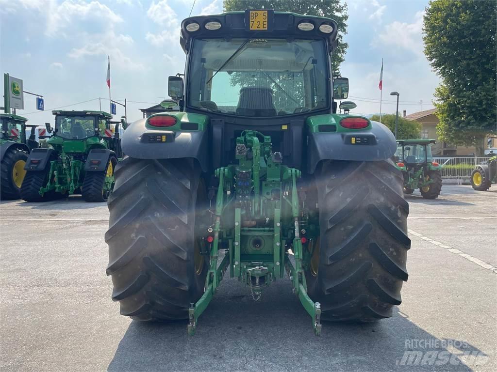 John Deere 6145 R Traktory