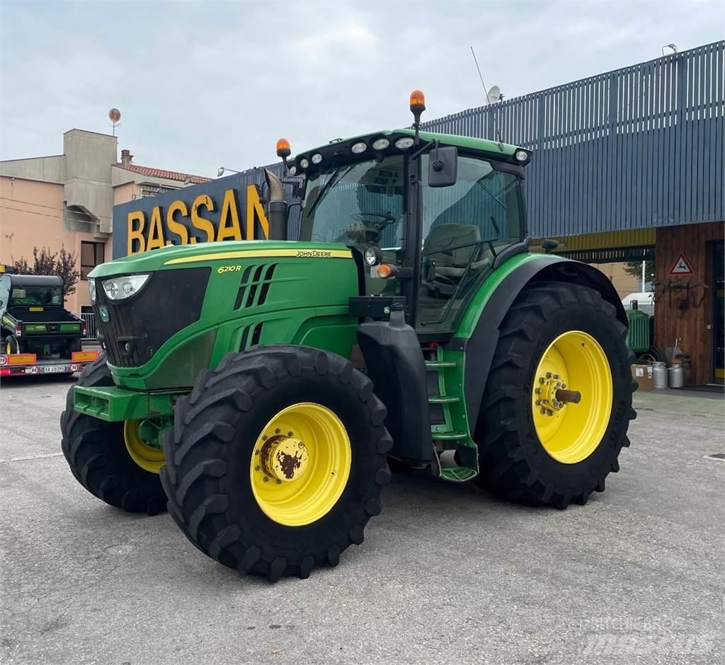 John Deere 6210 R Traktory