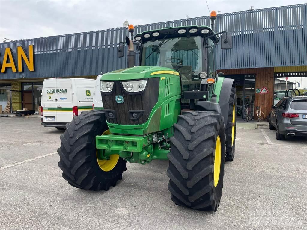 John Deere 6210 R Traktory