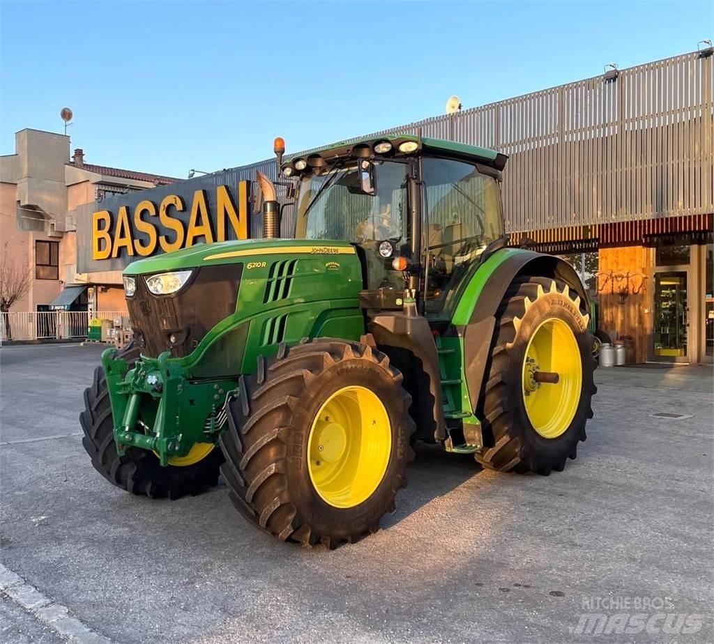 John Deere 6210 R Traktory