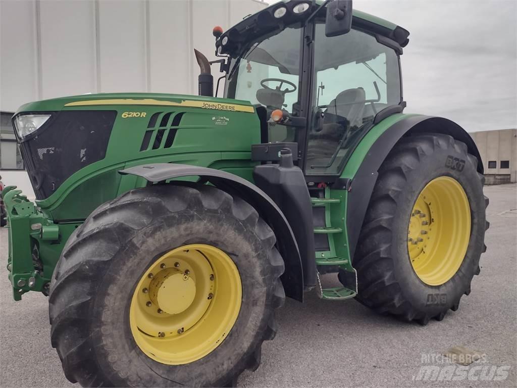John Deere 6210 R Traktory